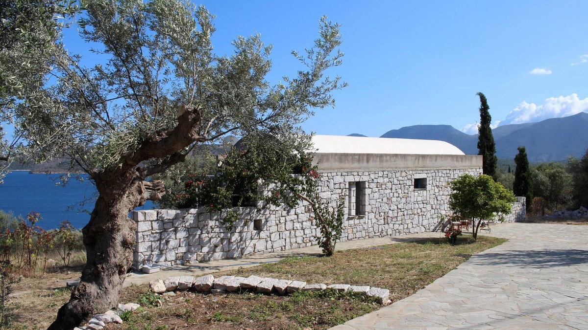 Karvelas House | Great located, extravagant holiday house above the sea | Lakonia, Peloponnese