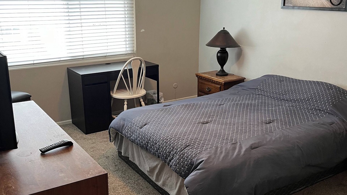 Orange House | Great location 2 walking distance Villa Park