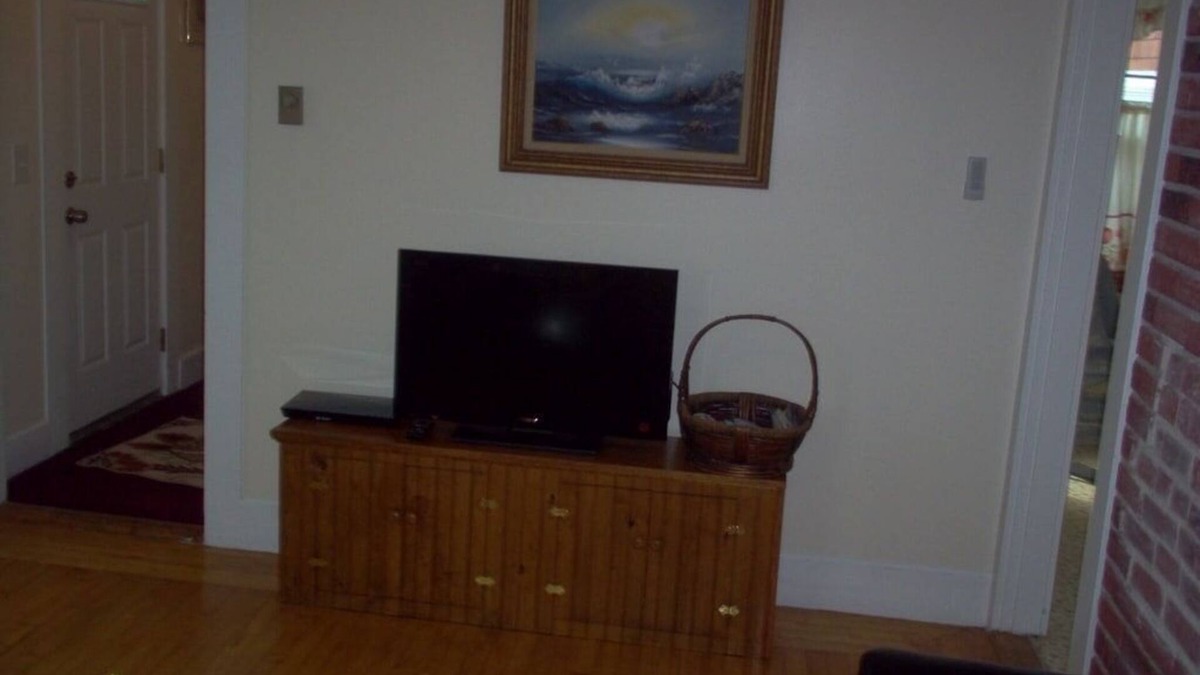 Corea House | Great Location Accross From Bay. 15 and 25 percent spring and summer discount!