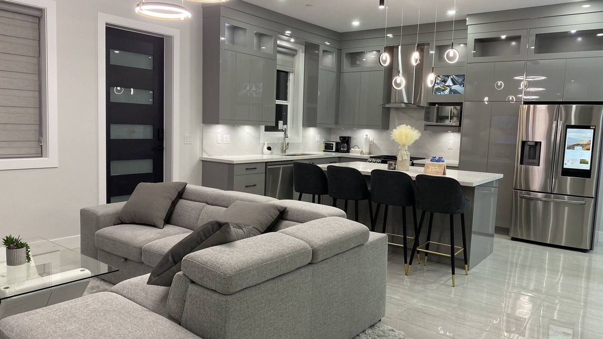 Hastings House | Great Location close to downtown, 10’ to cruiseship terminal, whistler, Capilano