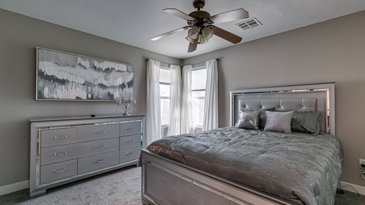 Rhodes Ranch House | Great location, close to the strip, shopping and restaurants,
