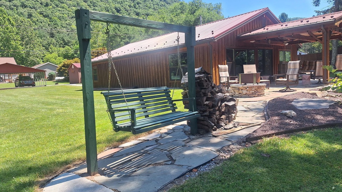Jersey Mills House | Great location directly on Big Pine Creek with trail access