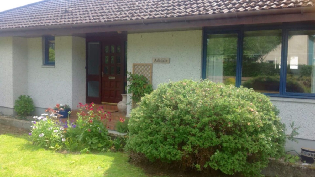 Fortrose House | Great location: golf, walking, sandy beach, viewing dolphins.