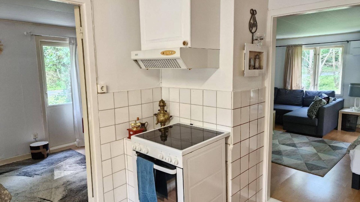 Granna Villa | Great Location, Great Price!