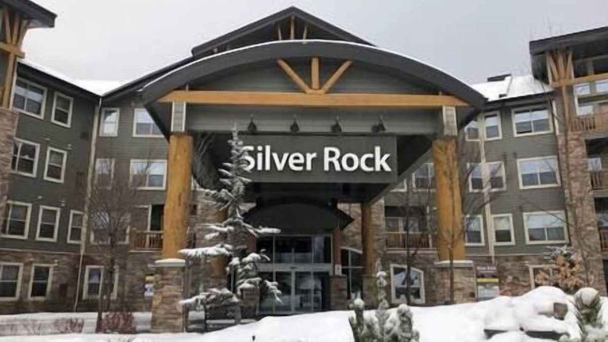 East Kootenay Condo | Great location - Gym - Hot tub - Sauna - Pool