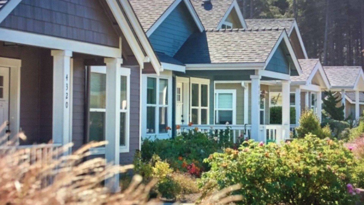South Beach House | Great Location in Newport