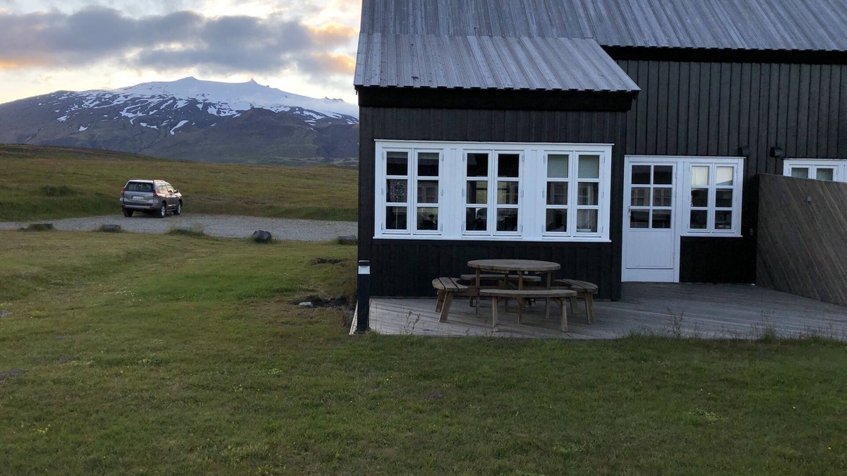 Hellnar Cottage | GREAT LOCATION - LUXURY COTTAGE – UNIQUE SURROUNDINGS - GLACIER – NATIONAL PARK
