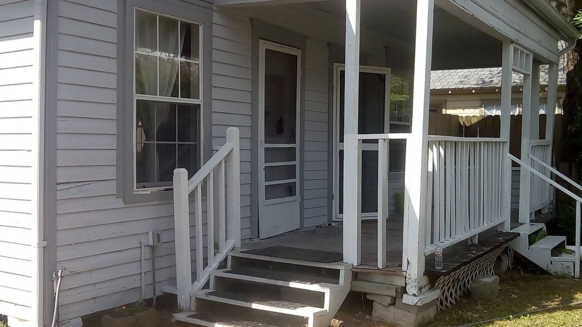 Greater East End House | Great location near downtown, Medical Center, and University of Houston Central
