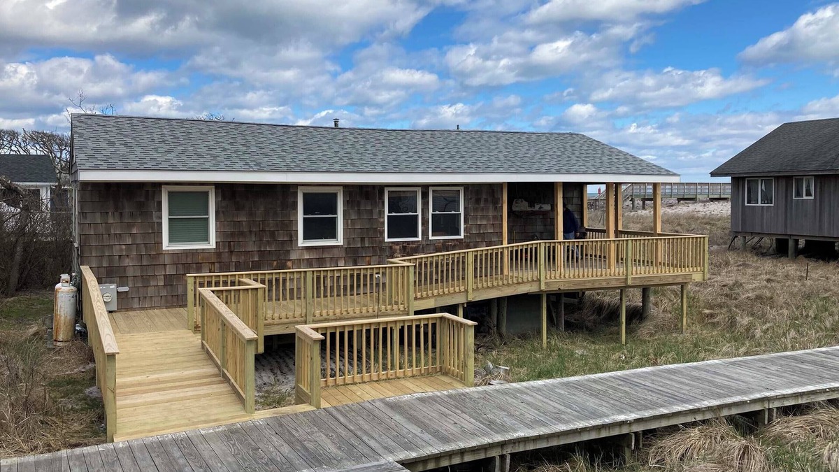 Davis Park House | GREAT LOCATION, OCEAN VIEWS, AC and heat, WiFi, MAJOR RENO IN 2024/2025