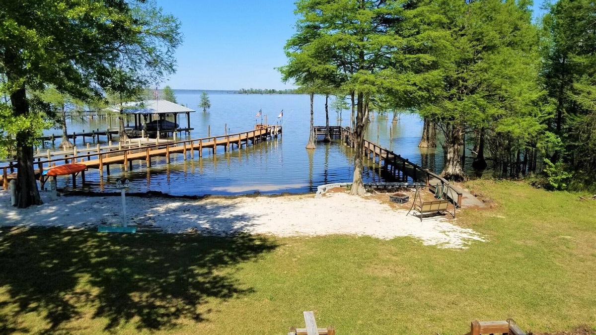 Eutawville House | Great Location on Southern shoreline of Lake Marion