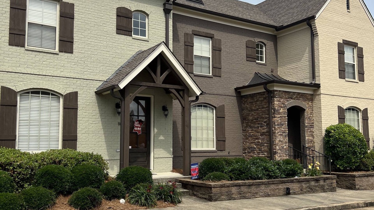 Oxford Condo | Great Location! Spacious condo1 mile to the Campus and short drive to the square