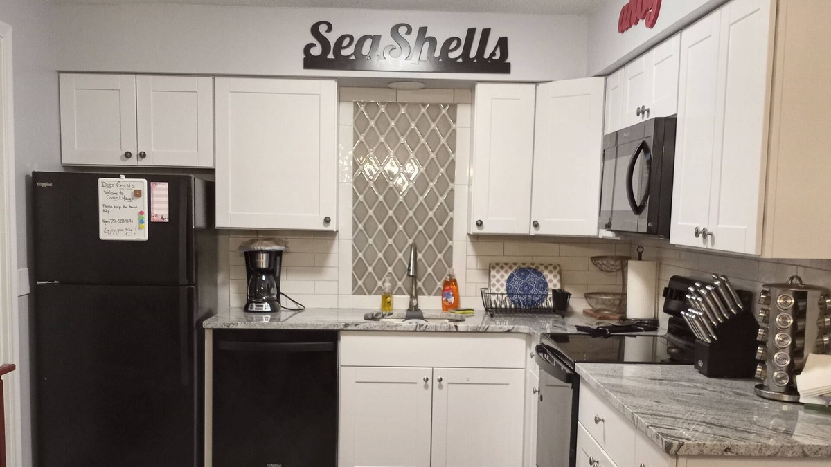 Biddeford House | Great Location! Very Close to UNE, KBPT, OOB, Biddeford Pool, Sleeps 6