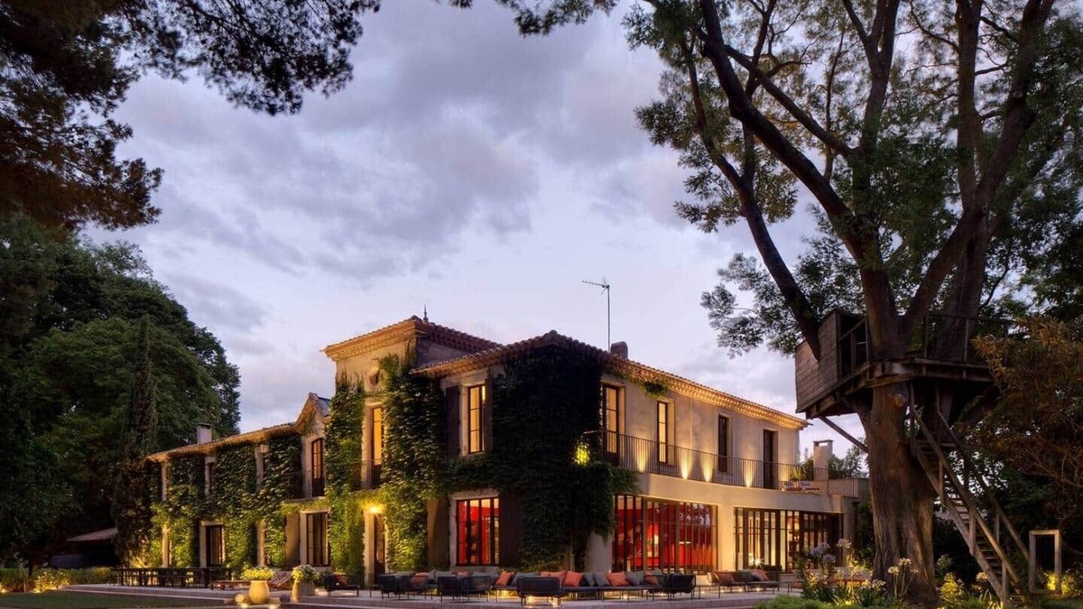 Carcassonne House | Great luxury at the foot of the Chateau