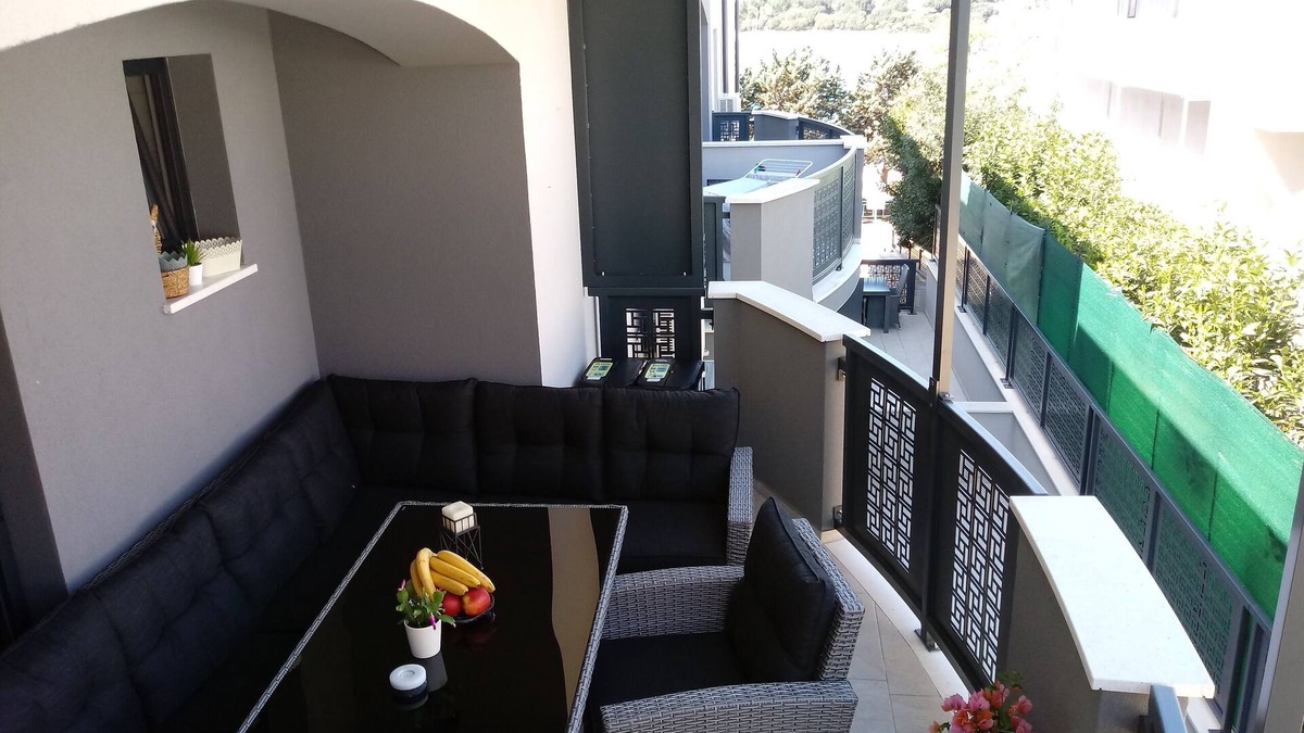 Pjescana Uvala Apartment | -Great maisonette apartment -with sea view -located directly on the beach -underground garage