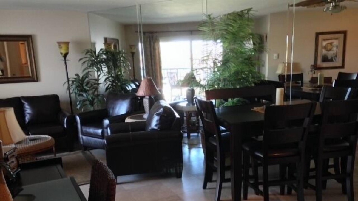 Hollywood Condo | Great New Rates!! Book Your Stay Today!