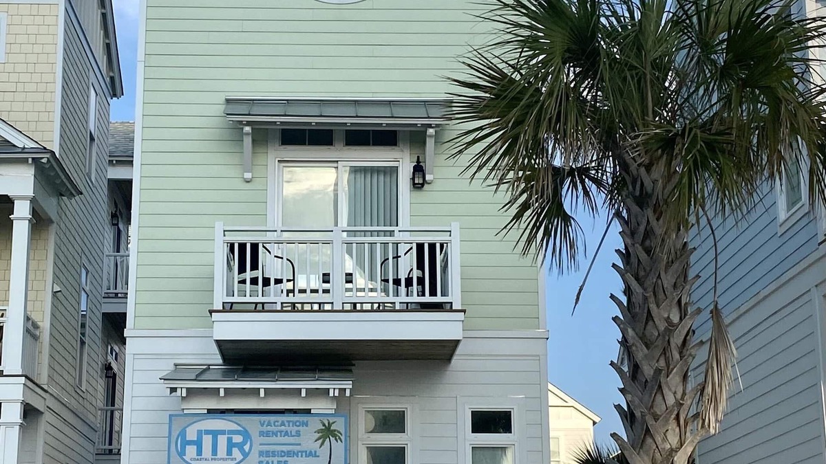 Atlantic Beach House | Great Ocean & Pool Views! 2 Bed 2 Bath Luxury Condo Sleeps 6