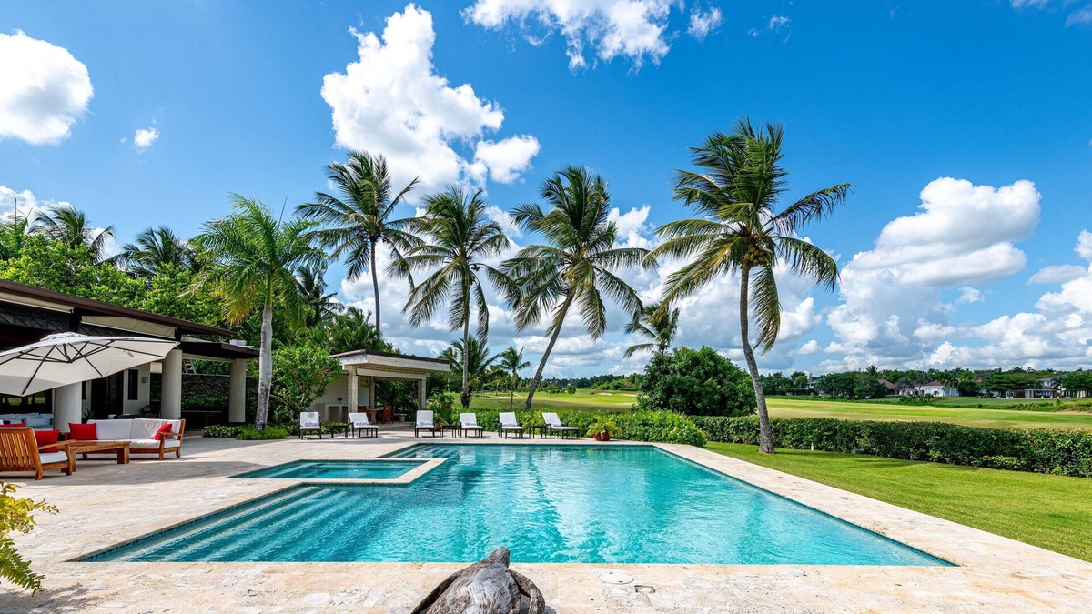 Las Palmas Villa | Great outdoor spaces make this a unique vacation spot