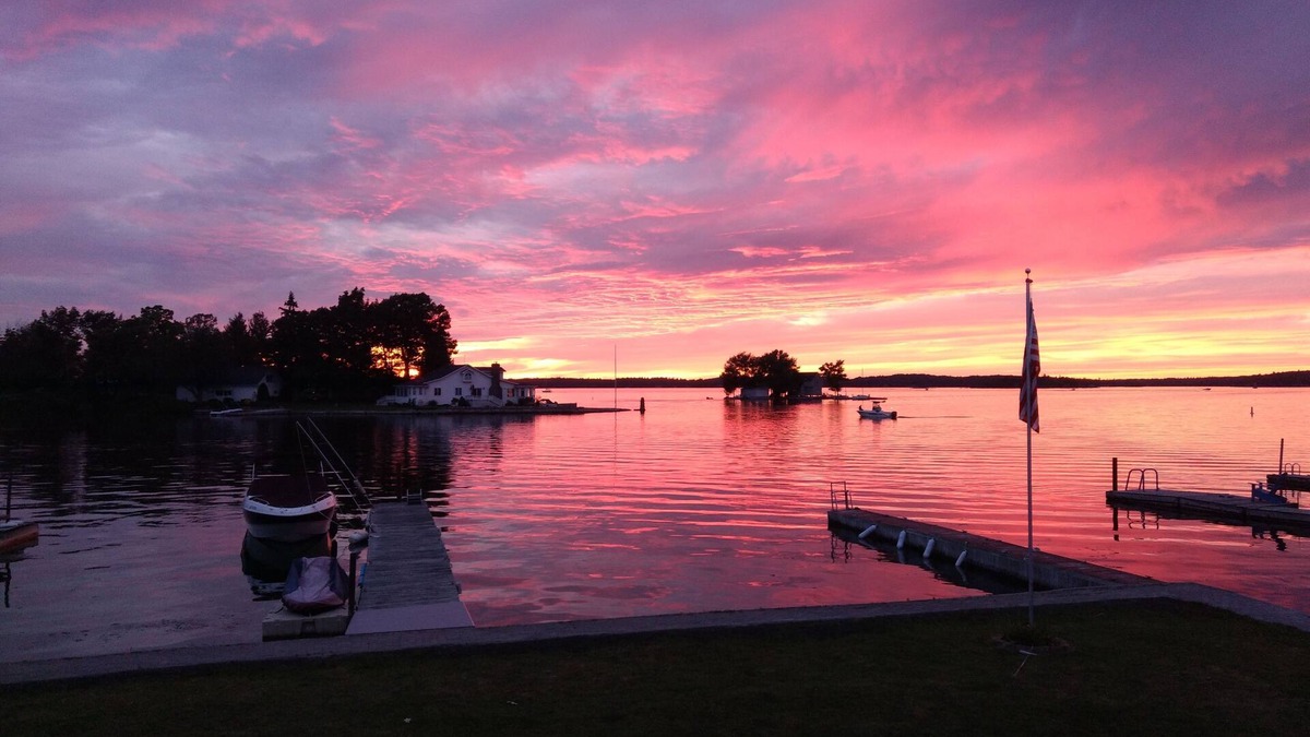 Frontenac Cottage | Great quiet cottage, river/channel/ship views, large Deck and Dock. No FEES!