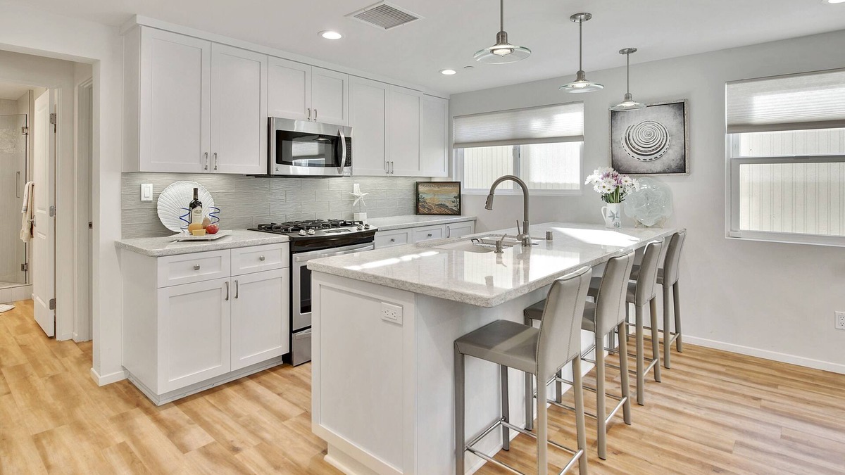 South Mission Beach House | Great Rates at Sun Drenched Coastal Modern Couple's Retreat Steps from the Sand!