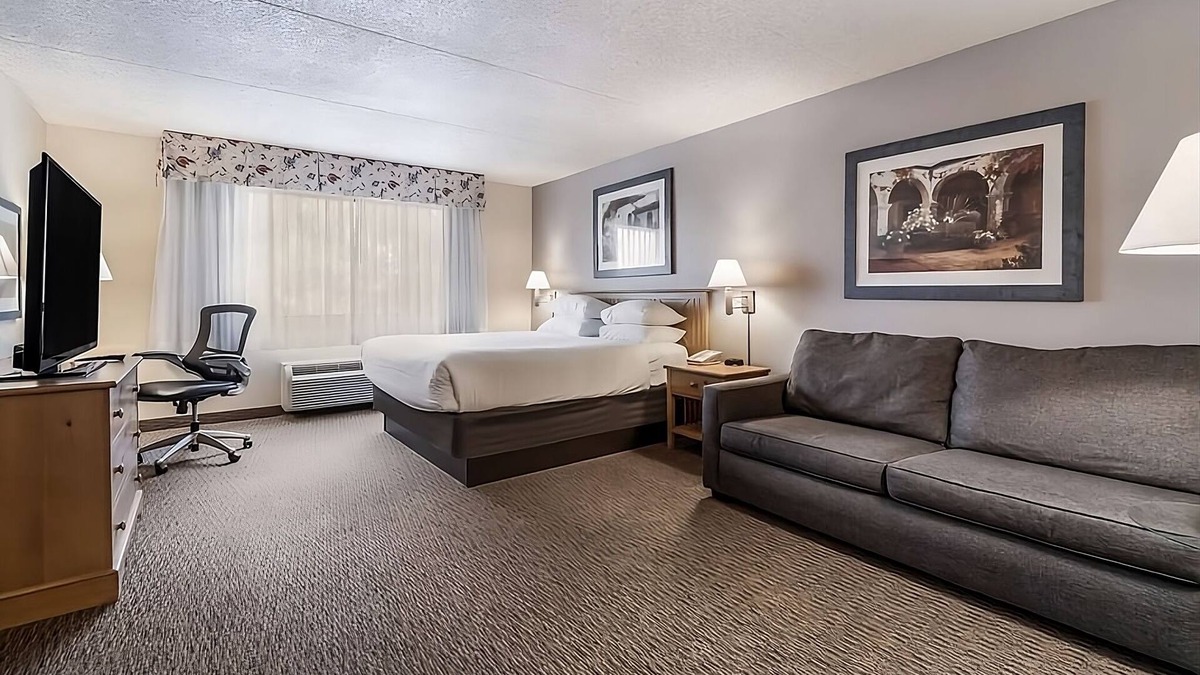 Palm Valley Resort | Great Relaxing Overnight Stay at Red Lion Goodyear Phoenix! Free Parking, Pool