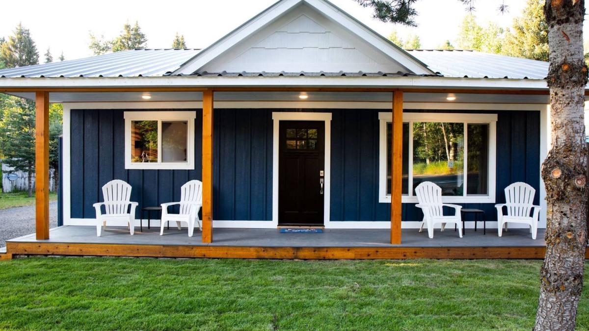 McCall House | GREAT REMODELED PET FRIENDLY COTTAGE! Walk to downtown and and the lake!