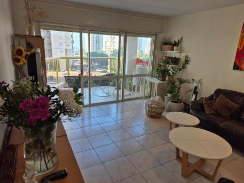 Netanya Apartment | Great Rental near Poleg Beach