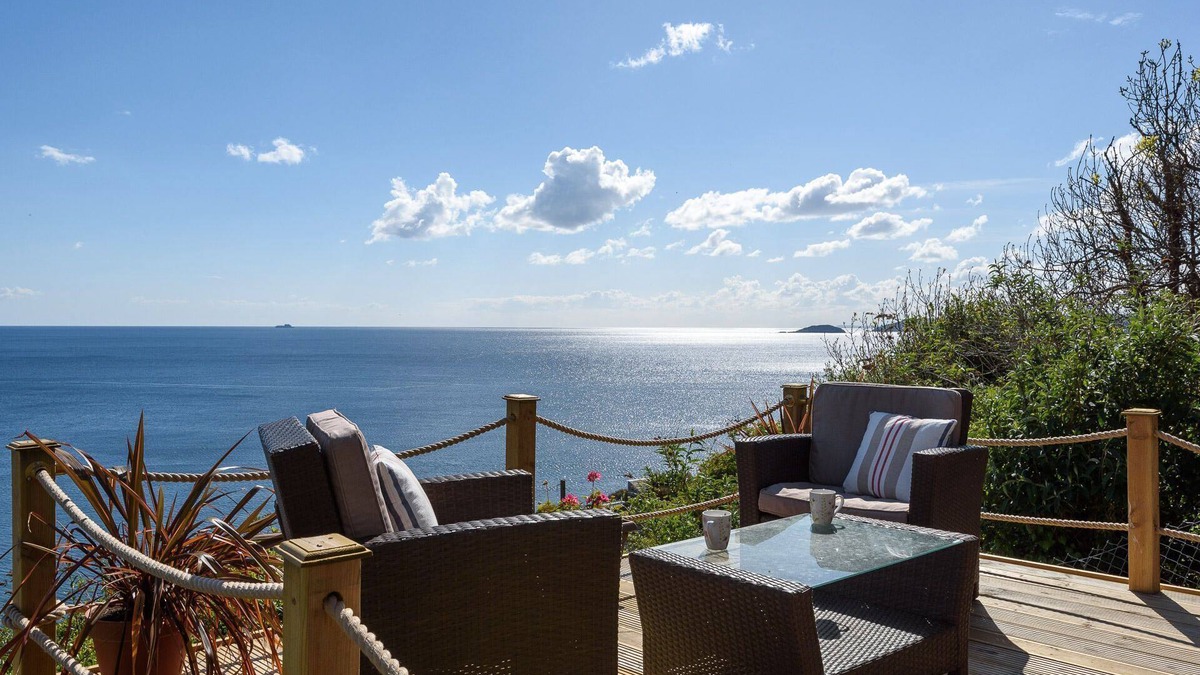 Downderry House | Great retreat for two with superb sea views.