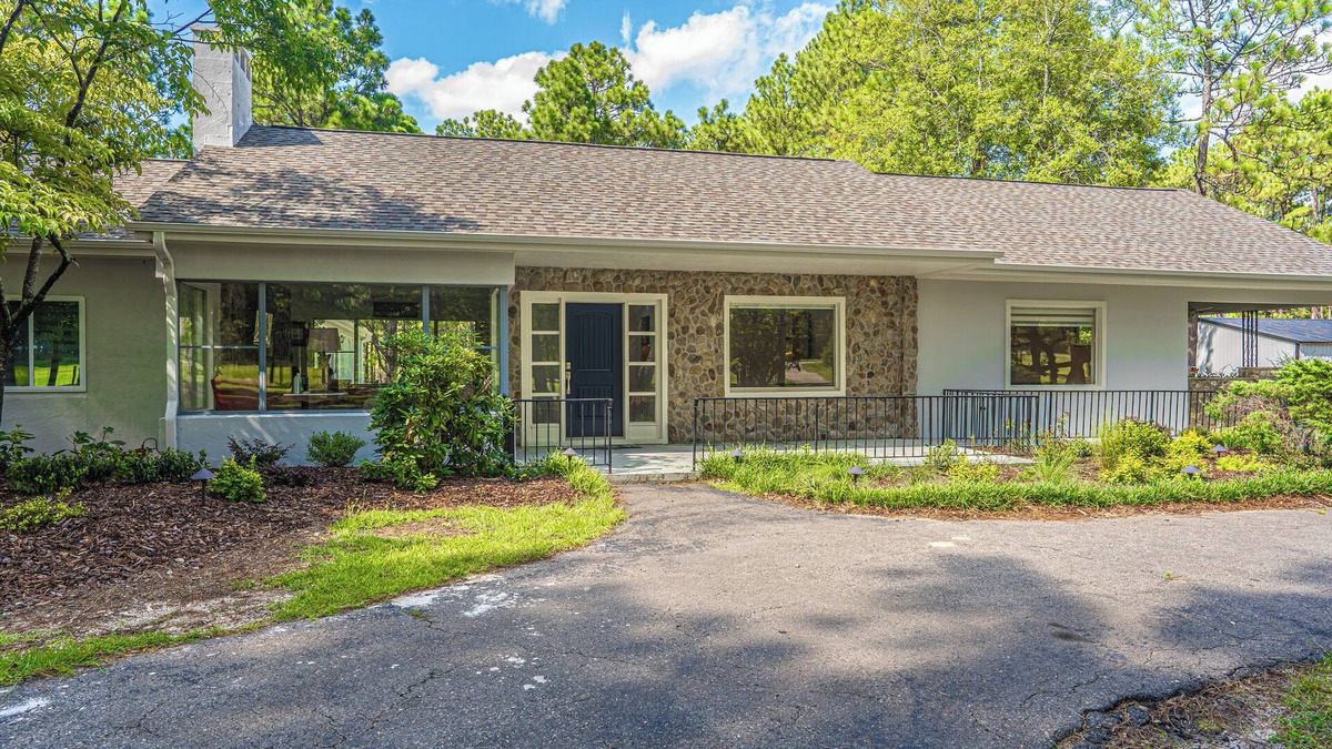 West End House | Great Reviews! Welcome Golfers & Families located on 5 Acres of Privacy!