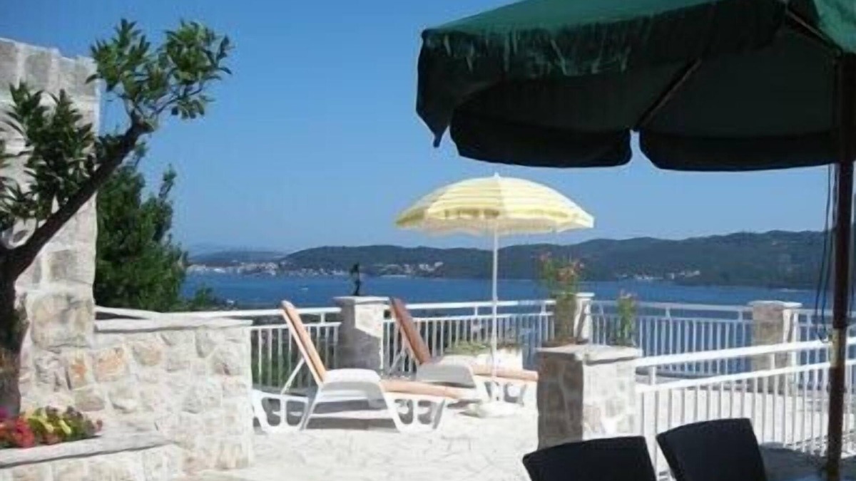 Viganj Apartment | Great sea views, large terraces, private pool - private use
