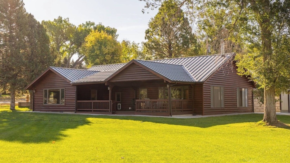 Shell House | Great Shell Wyoming Escape- open concept living space, base of the Bighorn Mountains!