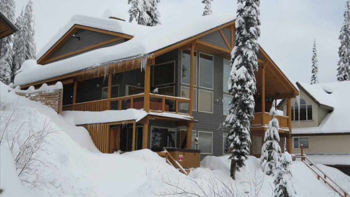 Snow Pine Estates House | Great Ski in/Ski out, Fireplace and Private Hot Tub.