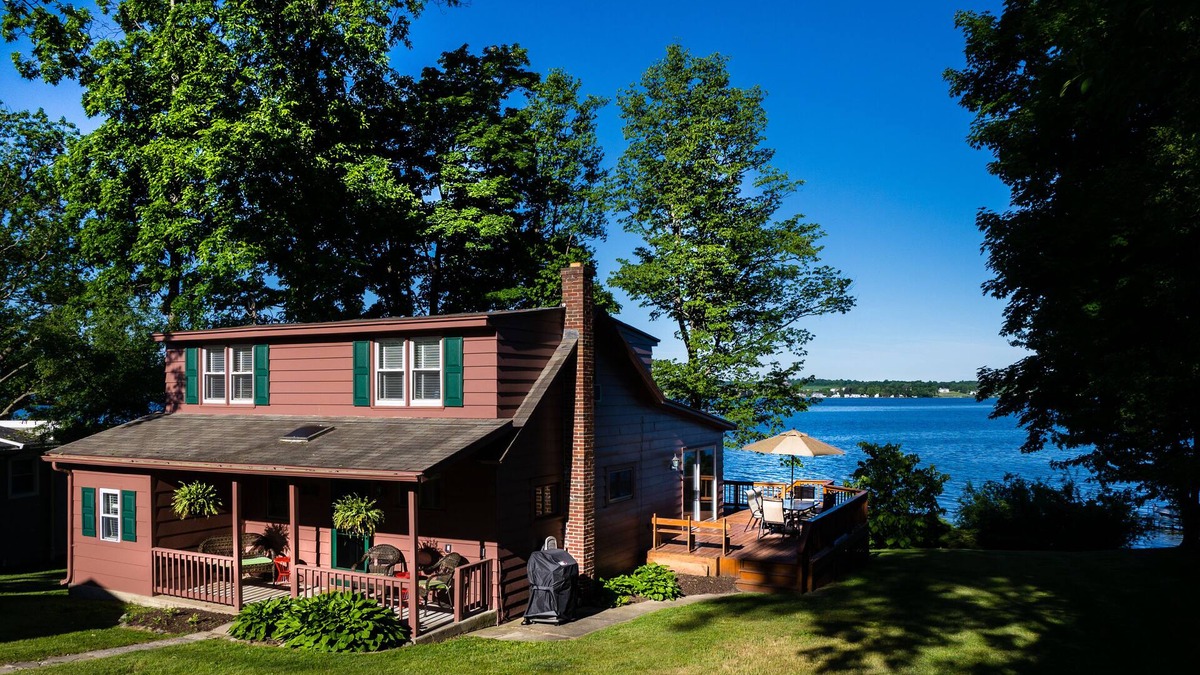 Town of Owasco Cottage | Great Summer Rental on Finger Lakes Wine Trail: Owasco East Side Lakefront
