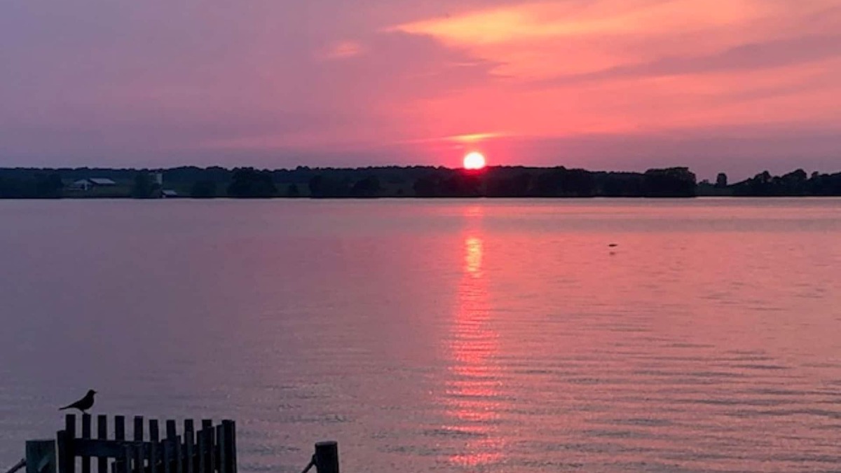 Cape Vincent Cottage | Great Sunsets/Waterfront Cottage! Amazing Sunset Views!
