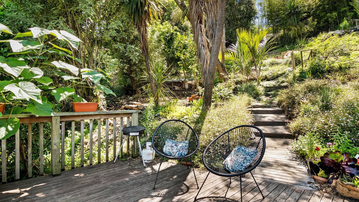 Tahunanui Cottage | Great Tasman Outlook - Nelson Holiday Home