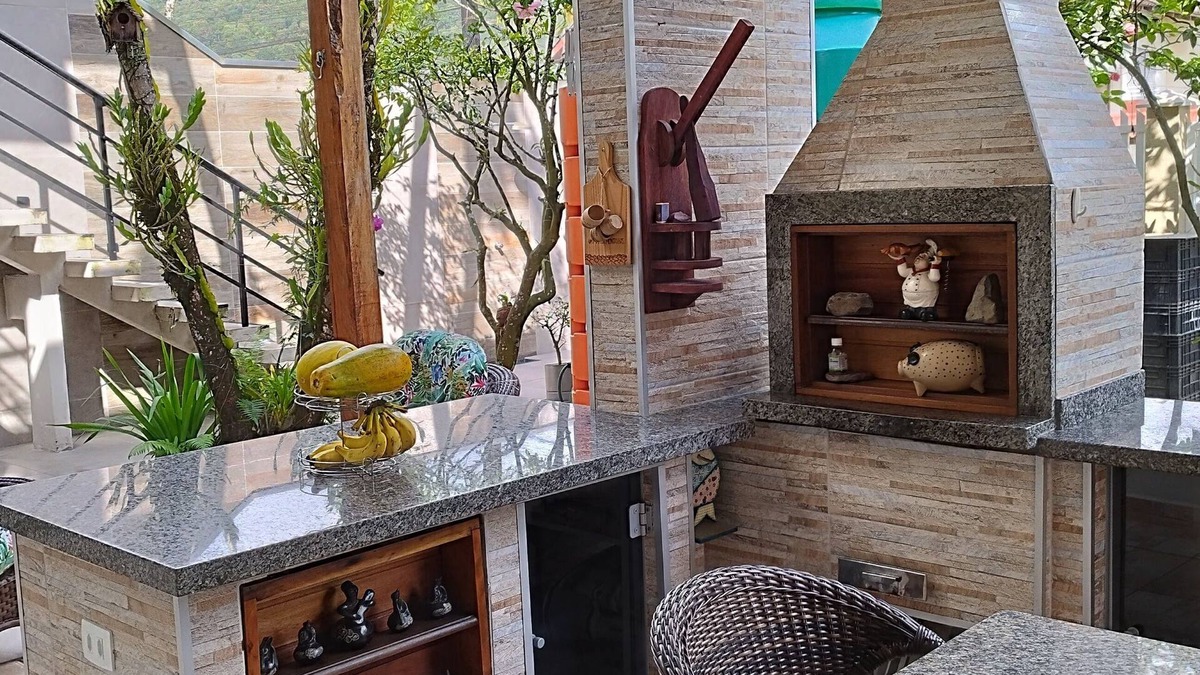 Caioba House | Great townhouse on the best beach in Caiobá, 03 bedrooms, Wi-Fi, air conditioning.