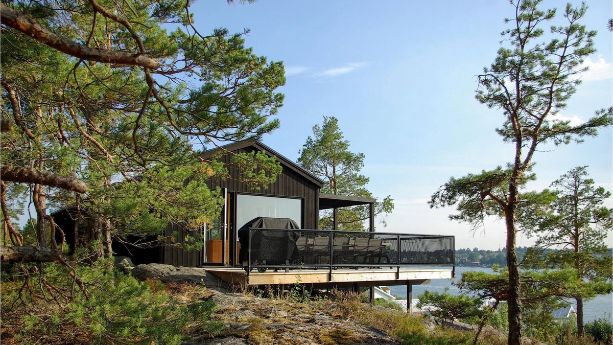Vastervik House | Great vacation home with panoramic views, in charming location by the sea.