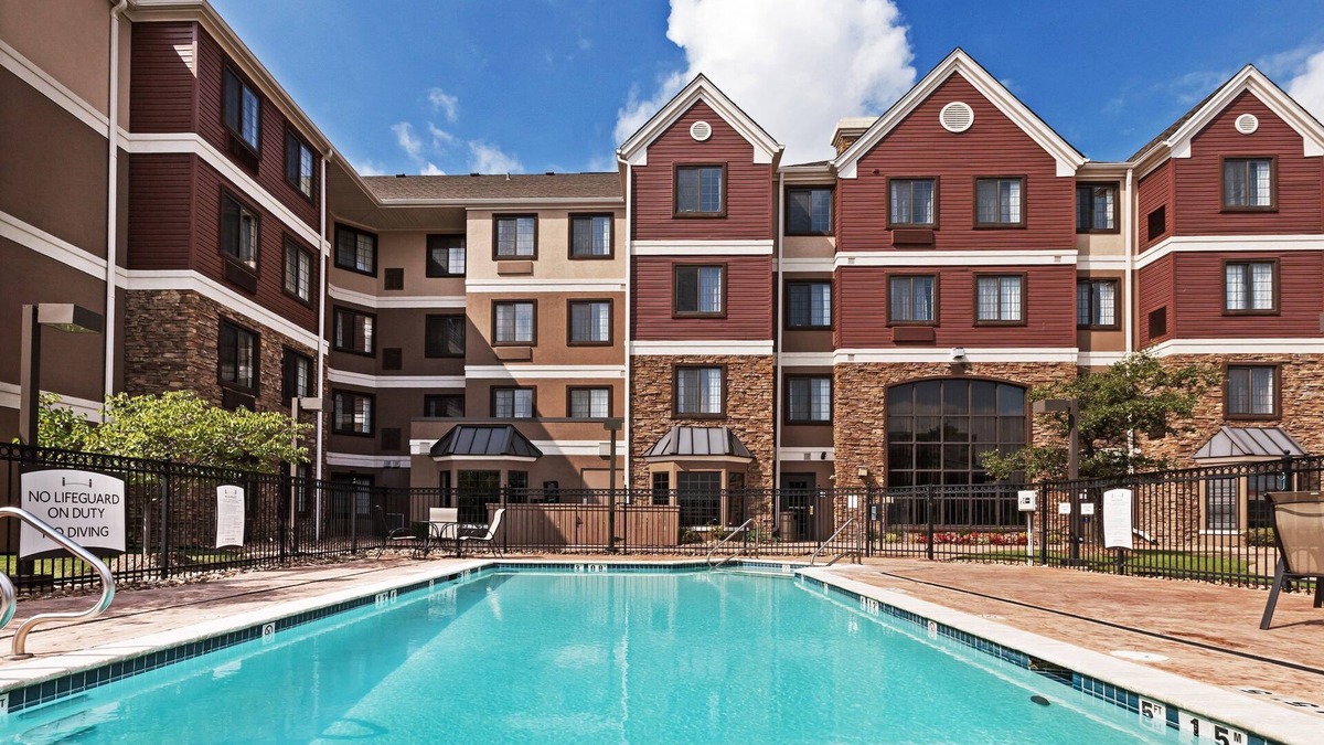 South Tulsa Condo | Great Value! Comfortable Suite in Tulsa | Free Breakfast + Fitness Center + Seasonal Outdoor Pool