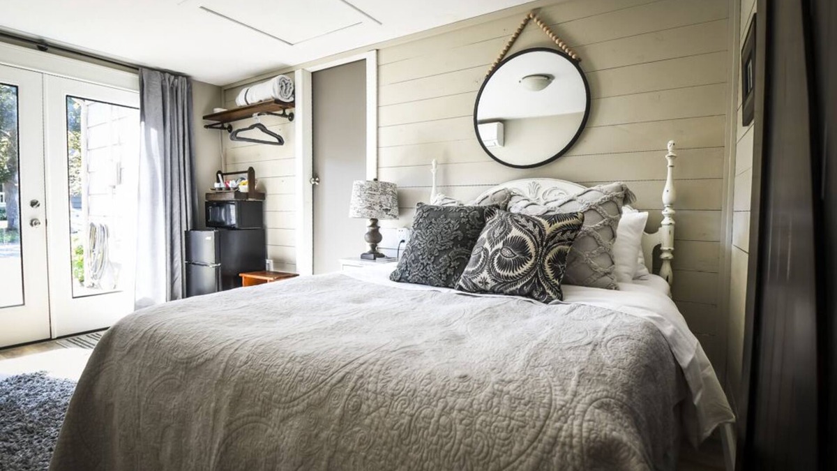 Northeast Neighbors Cottage | "Great Value! Cozy Room w/Private Bath, Parking & Patio"
