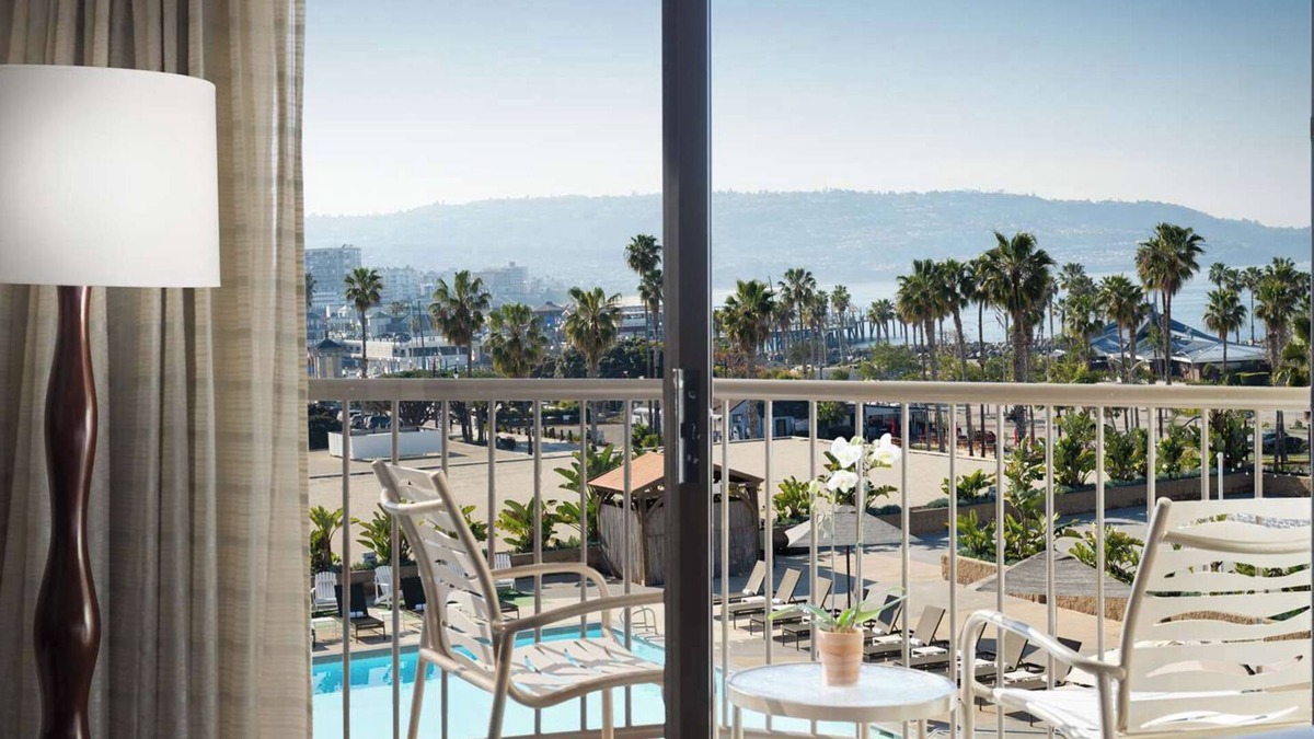 South Redondo Hotel | Great Value! Pet-Friendly Comfort Close to Venice Beach Boardwalk