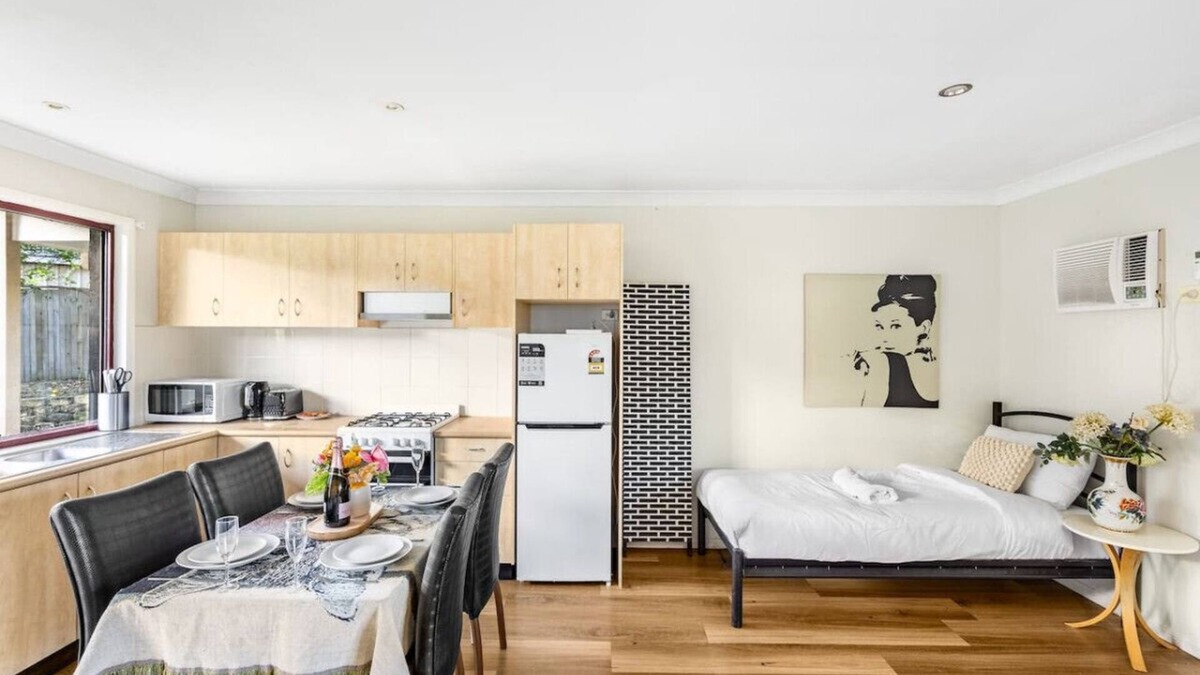 Heritage Park House | Great value! Stylish 2BR Granny Flat@Heritage Park
