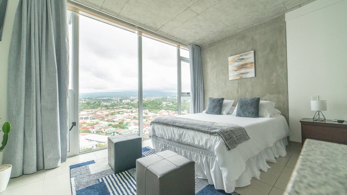 San Pedro Apartment | Great Veiws 17th Floor IFreses! WiFI, A/C, Pool.