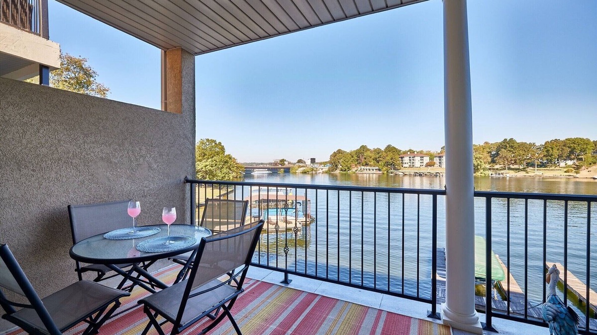 Lake Hamilton Condo | Great view, on the water