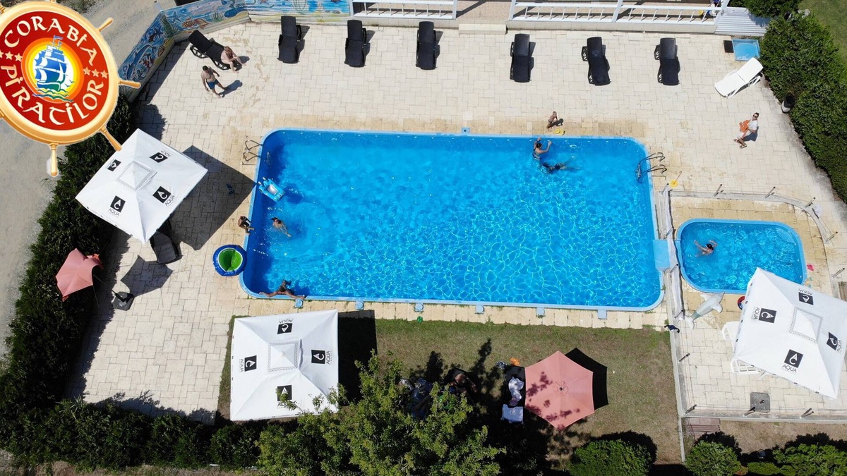 Mamaia-Sat Villa | Great villa near sea,Mamaia North-center area, with 2 pools, parking, grill.