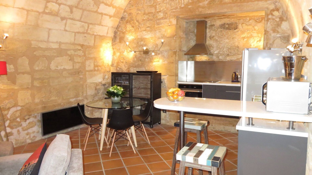 Hotel de Ville - Quinconces Apartment | Great warm T2 68 M2, atypical, in the historic center