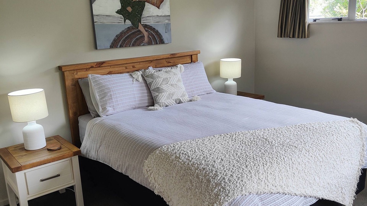 Foxton Beach House | GreatHoliday Home Literally walk in with food and walk out . Everything supplied
