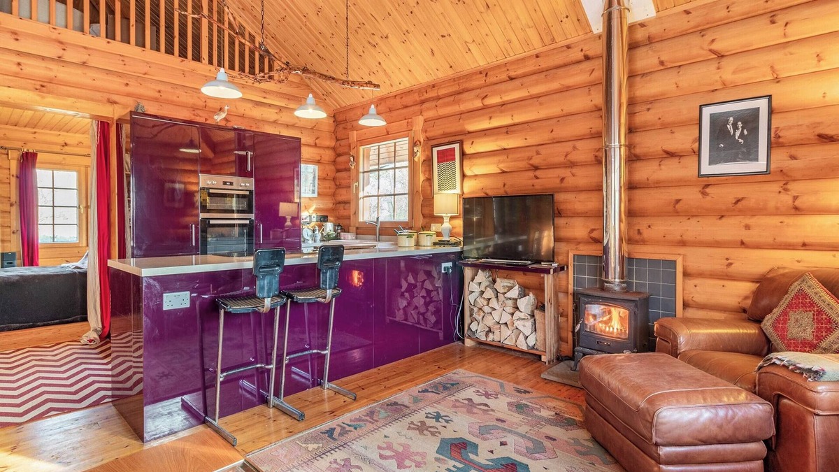 Norwich Cottage | Grebe Lodge (Lodge 6)