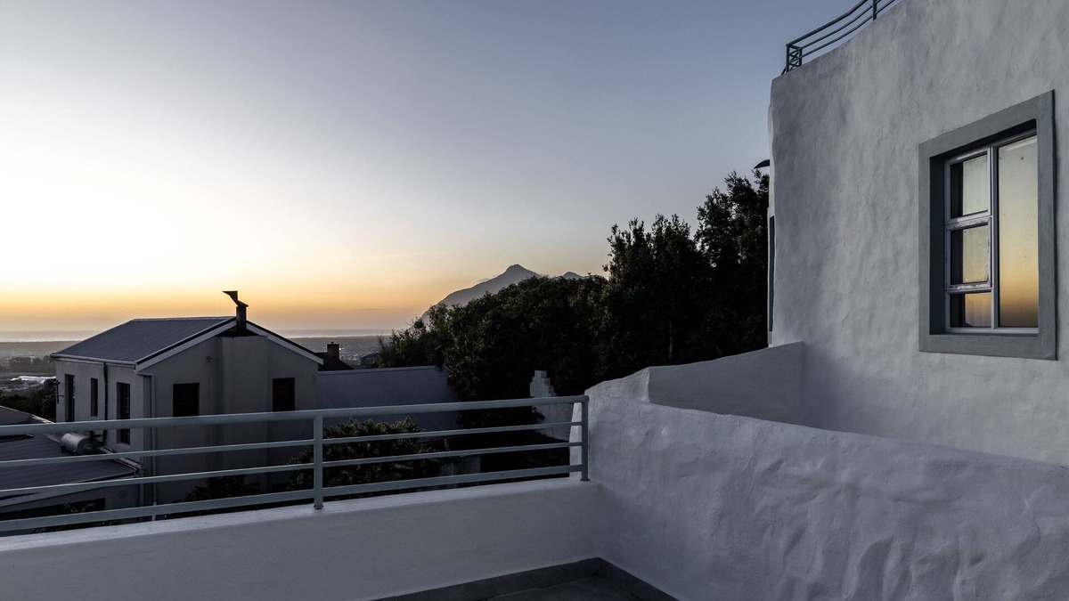 Redhill House | Greek Villa, suites with full buffet breakfast included.