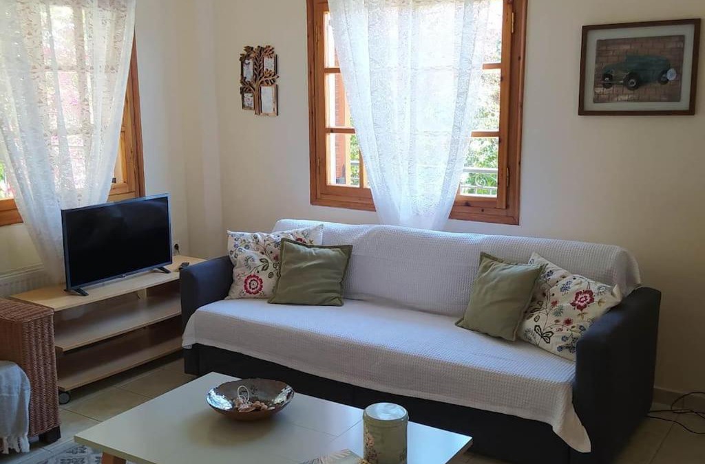 Marathias House | Greek village life by the sea