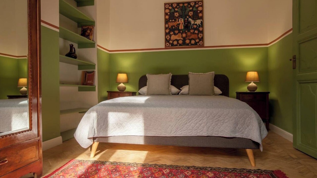 Sololaki Apartment | Green apartment