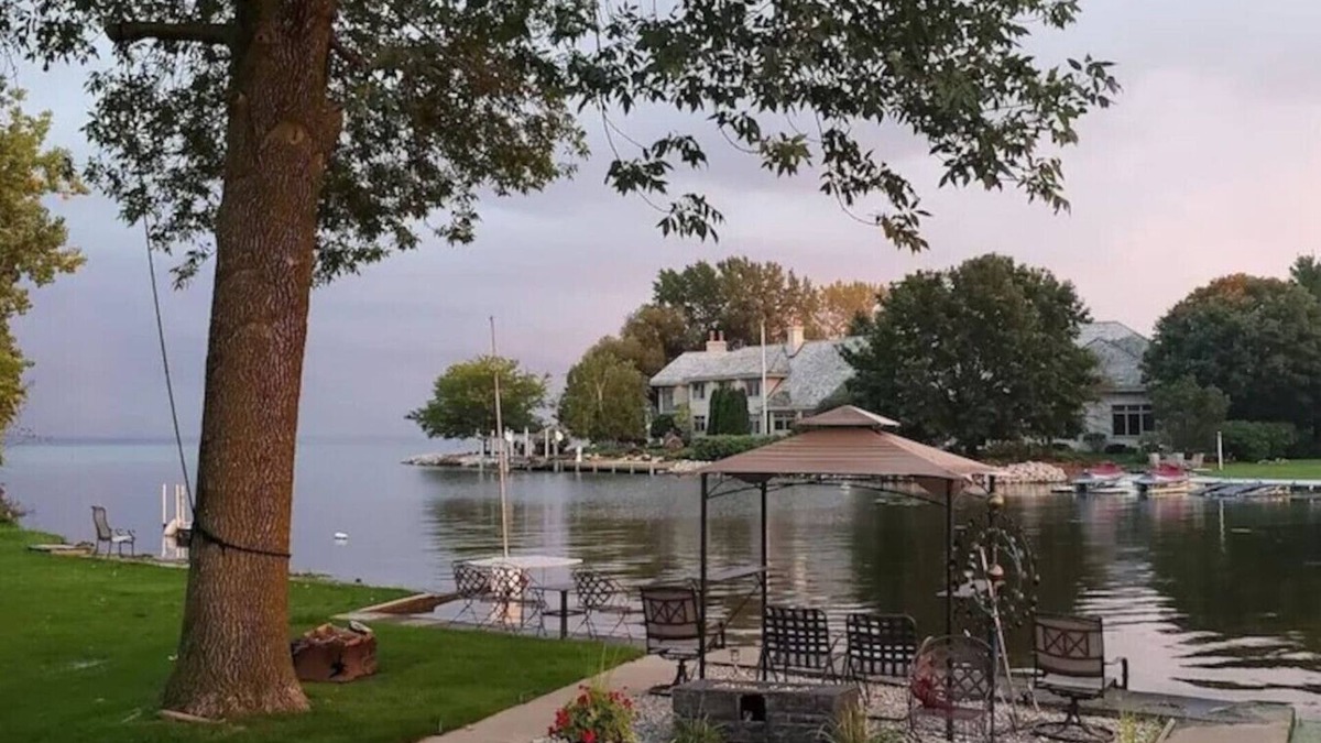 Suamico House | Green Bay Waterfront Home